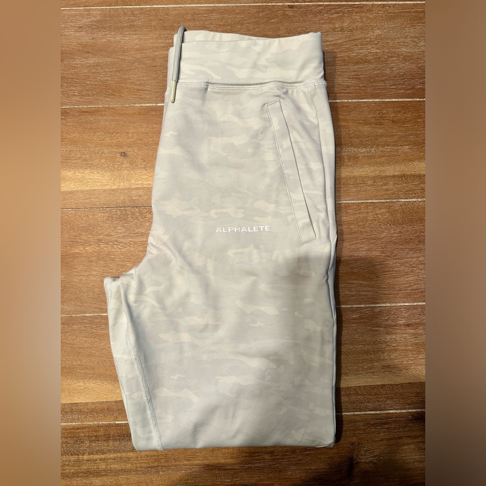 Alphalete Infinity Joggers Size Med. Have always fit me snug. Great condition! - Picture 5 of 8